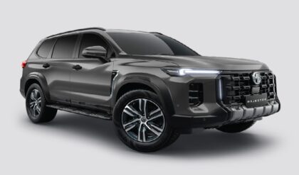 একবার ফুয়েল ভরলে ১১১০ কিমি! MG আনছে এমন দুই শক্তিশালী SUV, টয়োটা-মাহিন্দ্রার কপালে চিন্তার ভাঁজ