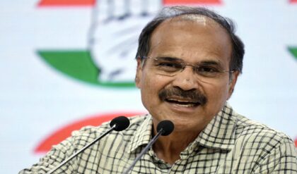 ‘বন্দে মাতরম’ নিয়ে হাইকোর্টে মামলা! আদালতের হস্তক্ষেপ নিয়ে বিস্ফোরক মন্তব্য করলেন অধীর চৌধুরী