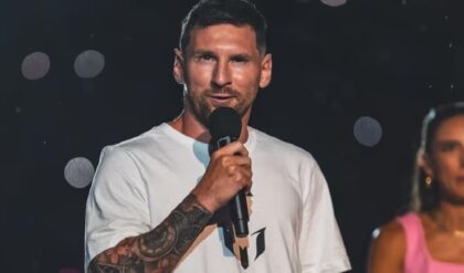 আসানসোলে স্বয়ং লিওনেল মেসি! চাক্ষুষ করতে জনসমুদ্র, সেলফি নিতে হুড়োহুড়ি ভিড়ের