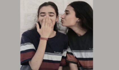 বিয়ের সানাই বাজার আগেই শ্মশানের নীরবতা! দুই বোনের রহস্যমৃত্যুতে হাহাকার উত্তরপ্রদেশে