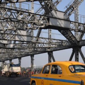 হাওড়া ব্রিজে রক্তাক্ত রহস্য! উদ্ধার অজ্ঞাতপরিচয় দেহ, গলায় ফাঁসের দাগ দেখে খুনের সন্দেহ পুলিশের