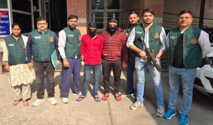 ১৬টি সিম আর ৮টি ফোন! দিল্লি পুলিশের তুখোড় মগজাস্ত্রে তছনছ পাক-মদতপুষ্ট জঙ্গিদের ব্লু-প্রিন্ট!