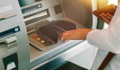 ডেবিট কার্ড ছাড়াই বের হবে এটিএম থেকে টাকা! আধার কার্ড পকেটে থাকলেই কেল্লাফতে