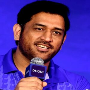 ‘বয়স তো স্রেফ একটা সংখ্যা!’ রোহিত-বিরাটের পাশে দাঁড়িয়ে আগরকরকে কড়া জবাব ধোনির