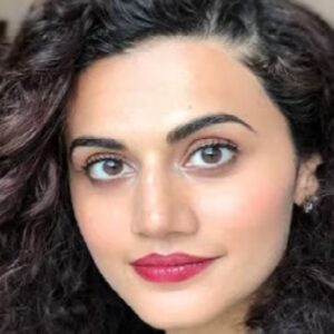 নায়িকাদের শরীরের বিশেষ অঙ্গে নারকেল ছোড়া হয়? দক্ষিণী ছবি নিয়ে তাপসীর বিস্ফোরক ফাঁস!