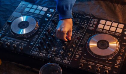 গানের লড়াইয়ে ঝরল রক্ত! নিজের পছন্দের গান চালানো নিয়ে বচসা, যুবককে পিটিয়ে খুনের অভিযোগ