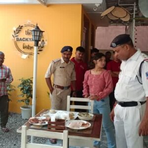 শিলিগুরির রেস্তরাঁয় পচা মাংসের রমরমা! রান্নাঘরের বীভৎস দৃশ্য দেখে চক্ষু চড়কগাছ স্বাস্থ্যকর্তাদের