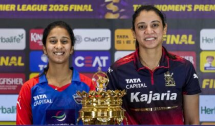 ফের মুখোমুখি দিল্লি-বেঙ্গালুরু! ফাইনালের মহারণে কি শাপমুক্তি ঘটবে শেফালিদের নাকি বাজিমাত স্মৃতির?