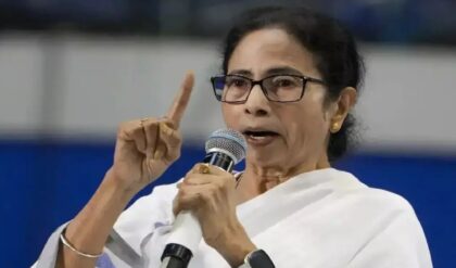 “আপনারও হাল ধনখড়ের মতো হবে!” মুখ্য নির্বাচন কমিশনারকে নজিরবিহীন হুঁশিয়ারি মমতা বন্দ্যোপাধ্যায়ের!
