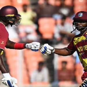 আমেদাবাদে ক্যারিবিয়ান তাণ্ডব! ৮৩ রানে ৭ উইকেট হারিয়েও বিশ্বরেকর্ড হোল্ডার-শেফার্ডের