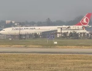 মাঝ আকাশে ইঞ্জিনে আগুনের ফুলকি! ২৩৬ যাত্রী নিয়ে কলকাতা বিমানবন্দরে তুর্কি বিমানের হাড়হিম করা জরুরি অবতরণ