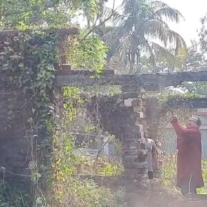 হাতে লোহার রড, চোখে আগুন! জলপাইগুড়িতে মহিলাদের হেনস্থা রুখতে ‘দাবাং’ মেজাজে কাউন্সিলর
