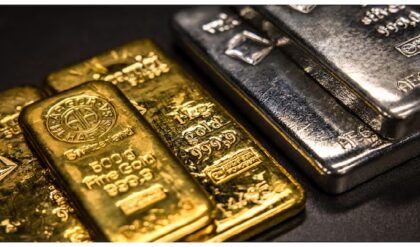 সোনার দামে বড় ধস, রেকর্ড দর থেকে ১.৫ লাখ টাকা সস্তা রুপো! মধ্যবিত্তের মুখে চওড়া হাসি