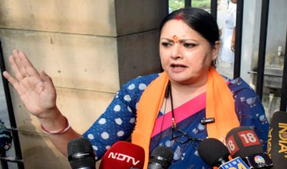 ‘বৈধ ভোটার বাদ পড়লে দায় মুখ্যমন্ত্রীর!’ মমতা বন্দ্যোপাধ্যায়কে তীব্র আক্রমণ অগ্নিমিত্রা পালের