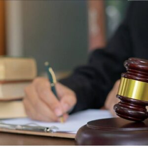 পরকীয়া করে পালালেন স্ত্রী, তাও দিতে হবে ১৫ হাজার টাকা খোরপোশ! আদালতের রায়ে মাথায় আকাশ ভেঙে পড়ল স্বামীর