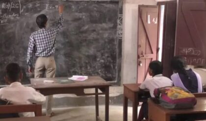 ষাট বছরের ঐতিহ্যে তালা পড়ার জোগাড়! মাধ্যমিক পরীক্ষার্থী মাত্র ৩ জন, কেন এই হাল স্কুলের?