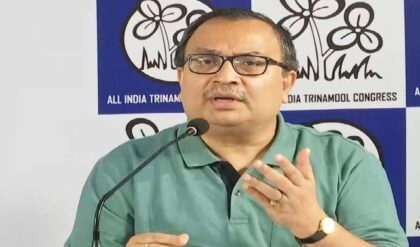 “নন্দীগ্রামে পায়ের তলায় মাটি নেই, তাই পালাচ্ছেন শুভেন্দু!” কুণাল ঘোষের বিস্ফোরক তোপ