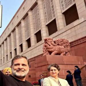 নারাভানের বই হাতে রাহুল, লোকসভায় নজিরবিহীন হট্টগোল! ‘প্রধানমন্ত্রী ভয় পেয়েছেন’—তোপ ভাই-বোনের