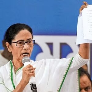 নির্বাচন কমিশনকে ‘নারী-বিরোধী’ তকমা মমতার! ২ কোটি নাম বাদ পড়ার নেপথ্যে কোন রহস্য?