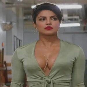 বলিউডে ফিরেই কি ‘ডন ৩’ ও ‘কৃষ ৪’-এ ধামাকা দেবেন প্রিয়াঙ্কা? মহেশ বাবুর এক টিপ্পনীতেই ফাঁস হলো আসল রহস্য!