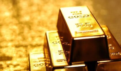 রেকর্ড বৃদ্ধি! ১ লক্ষ ৬০ হাজারে সোনা, ৩ লক্ষ পার রুপো— মাথায় হাত মধ্যবিত্তের