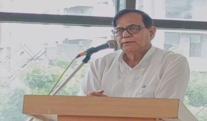 সেলিম-হুমায়ুন বৈঠক ঘিরে বামফ্রন্টে তুলকালাম! মেজাজ হারিয়ে আলিমুদ্দিন ছাড়লেন নরেন চট্টোপাধ্যায়