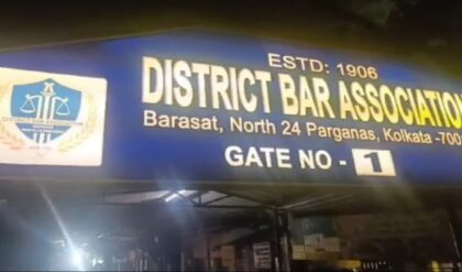 বারাসত বার অ্যাসোসিয়েশনে ঘাসফুল ঝড়! বাম-কংগ্রেসের হাড্ডাহাড্ডি লড়াই রুখে ‘দুর্গ’ বাঁচাল তৃণমূল