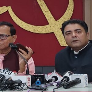 মমতা আসলে ‘পিটিশন চোর’! SIR মামলা নিয়ে বিস্ফোরক সেলিম, ‘আসল’ মামলাকারীকে নিয়ে সুপ্রিম কোর্টে যাচ্ছে বামেরা