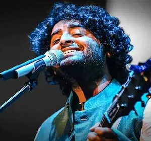 বলিউডের নোংরা রাজনীতির শিকার অরিজিৎ সিং? কেন গান ছাড়ছেন গায়ক? বিস্ফোরক ইঙ্গিত পলাশ সেনের!