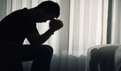 “অন্যের সঙ্গে এনগেজমেন্ট হয়ে গেছে”, রোজ ডে-তে প্রেমিকার মুখে বিয়ের খবর শুনেই চরম পরিণতি যুবকের!