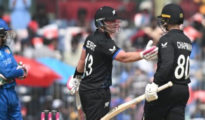 রশিদদের হারের স্বাদ চখালেন কিউয়িরা! টিম সাইফার্টের ব্যাটে বিশ্বকাপ অভিযান শুরু নিউজিল্যান্ডের