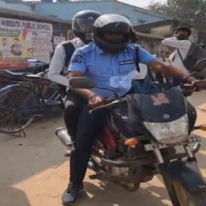 মাধ্যমিকের প্রথম দিনেই চরম বিপত্তি! অ্যাডমিট ছাড়াই পরীক্ষাকেন্দ্রে ছাত্র, দেবদূতের মতো এল সিভিক ভলান্টিয়ার!