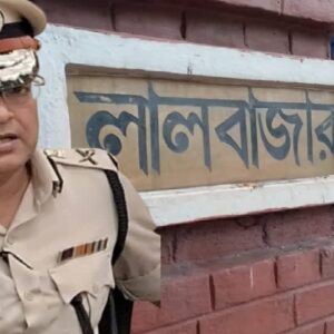 থানায় হঠাৎ ‘ছদ্মবেশী’ কমিশনার! জ্যাকেট-টুপি পরে মাঝরাতে পুলিশের ক্লাস নিলেন সুপ্রতিম সরকার