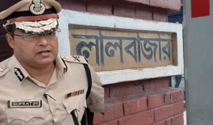 থানায় হঠাৎ ‘ছদ্মবেশী’ কমিশনার! জ্যাকেট-টুপি পরে মাঝরাতে পুলিশের ক্লাস নিলেন সুপ্রতিম সরকার