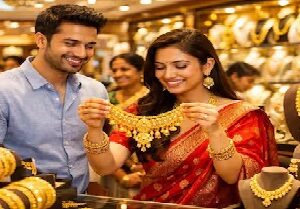 বিনিয়োগকারীদের কপাল খুলল! টাইটান থেকে সেনকো—গয়নার শেয়ারে ১২% লাফ, কেন এই রকেট গতি?