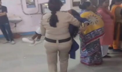 ভৌত বিজ্ঞানের আতঙ্ক? পরীক্ষা চলাকালীন জ্ঞান হারাল ২ মাধ্যমিক পরীক্ষার্থী! ডাক্তাররা জানালেন আসল কারণ!