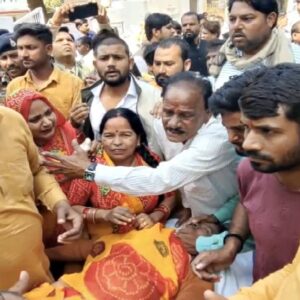 উৎসবের আমেজ নিমেষে শোকে পরিণত! মন্দিরের প্রাণ প্রতিষ্ঠায় চরম বিশৃঙ্খলা, পদপিষ্ট হয়ে মৃত্যু প্রৌঢ়ার!