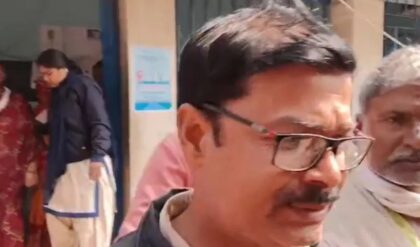 অন্ধকে আলো দেওয়ার ‘অপরাধ’! দৃষ্টি ফিরিয়ে দিয়ে শ্রীঘরে স্কুল শিক্ষক, হুলুস্থুল নদীয়া!