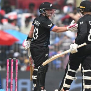 কিউইদের দশে দশ! আমিরাতকে ১০ উইকেটে হারিয়ে সুপার-এইটের পথে নিউজিল্যান্ড