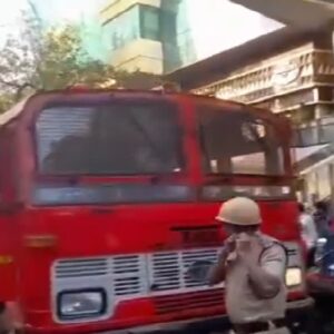 সেক্টর ফাইভের বহুতলে ভয়াবহ আগুন! কালো ধোঁয়ায় ঢেকে গেল গ্লোবসিন ক্রিস্টাল বিল্ডিং, অসুস্থ মহিলা কর্মী