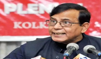 রাত ১০টা পর্যন্ত রুদ্ধদ্বার বৈঠক, তাও জট কাটল না! বাম-আইএসএফ জোট কি তবে ভাঙনের পথে?