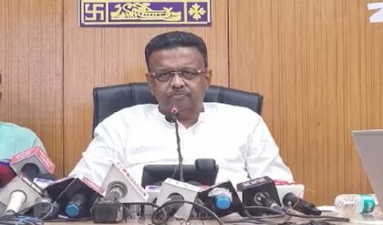 পুরসভার বাজেটেও ‘লক্ষ্মীর ভাণ্ডার’! ফিরহাদকে তুলোধোনা বিরোধীদের, কত কোটির ঘাটতি কলকাতায়?
