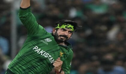 বল করেন না কি পাথর ছোড়েন? পাকিস্তানের ‘রহস্যময়’ বোলার উসমানকে নিয়ে তোলপাড়! ভারতকে হুঁশিয়ারি দিয়ে কী বললেন পাক অধিনায়ক?