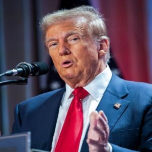 মধ্যপ্রাচ্যে যুদ্ধের দামামা! তেহরানকে নিশানা করে মার্কিন রণতরী মোতায়েনের নির্দেশ ট্রাম্পের; কাঁপছে ইরান?