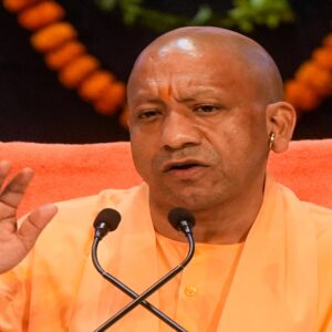বদলগাছে গোরক্ষপুর! ‘বিকাশ মডেল’ নিয়ে নবান্ন স্টাইলে হুঙ্কার যোগী আদিত্যনাথের, কী আছে এই তালিকায়?