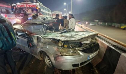 বেঙ্গালুরুতে রক্তের হোলি! ডিভাইডারে ধাক্কা লেগে বাসের তলায় গাড়ি, পিষে মৃত ৫ বন্ধু