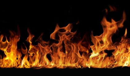 সাতসকালে শহরে অগ্নিকাণ্ড! ডায়মন্ড সিটির ৫ তলায় দাউদাউ আগুন, আতঙ্কিত বাসিন্দারা