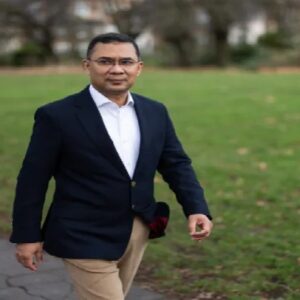 ‘তারেক ভাই’কে মমতার উপহার! মঙ্গলবার প্রধানমন্ত্রীর শপথের আগে ঢাকা গেল কলকাতার মিষ্টি ও ফুল