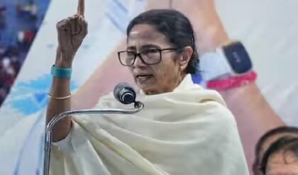 “অহংকারী এবং মিথ্যাবাদী”: মুখ্য নির্বাচন কমিশনারের সাথে বৈঠকের পর বিস্ফোরণ মমতার!