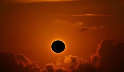 আর মাত্র কয়েক মুহূর্ত! মহাকাশে ঘটতে চলেছে বিরলতম ঘটনা, কখন ও কোথায় দেখা যাবে এই মহাজাগতিক বিস্ময়?